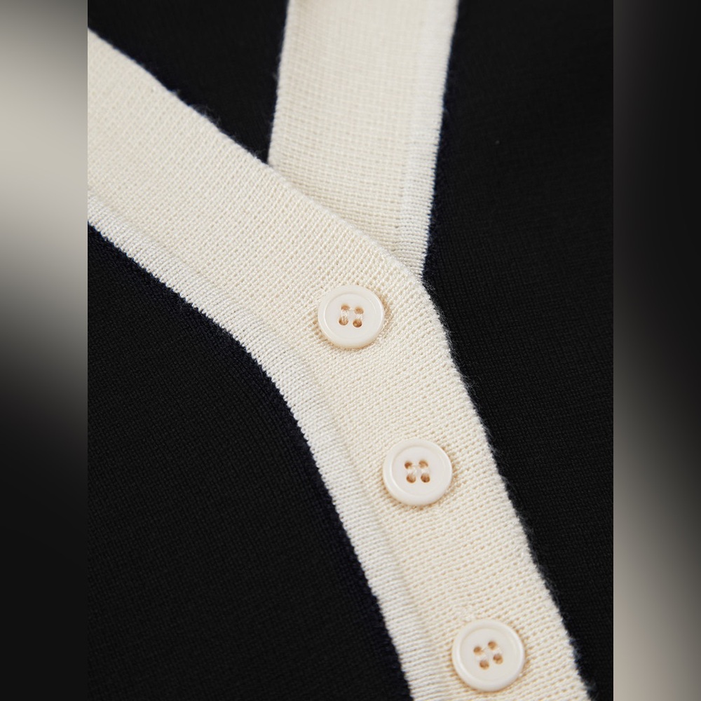 Commense Black and Cream Sweater - Picture 3 of 6